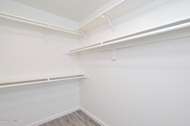 Building Photo - 645 N Arrowhead Dr