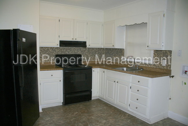 Building Photo - Apartment 2 of Mebane Downs Townhomes