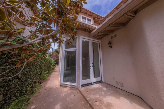 Building Photo - 9756 Keeneland Row