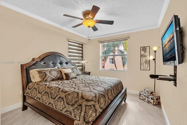 Building Photo - 17100 N Bay Rd