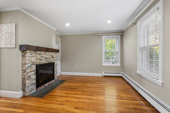 Building Photo - 140 Lowell St