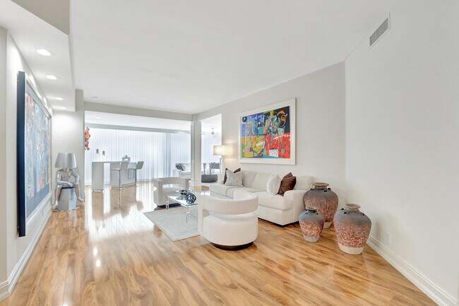 Building Photo - 17565 Ashbourne Ln