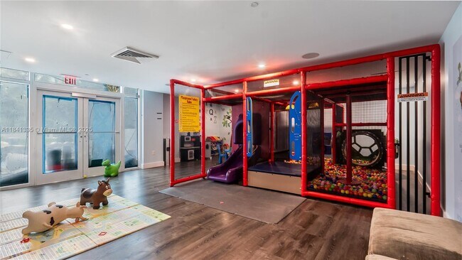 Building Photo - 950 Brickell Bay Dr