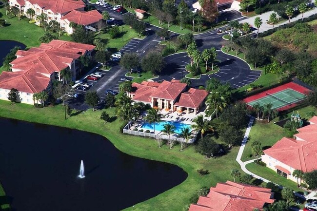 Building Photo - 171 SW Palm Dr