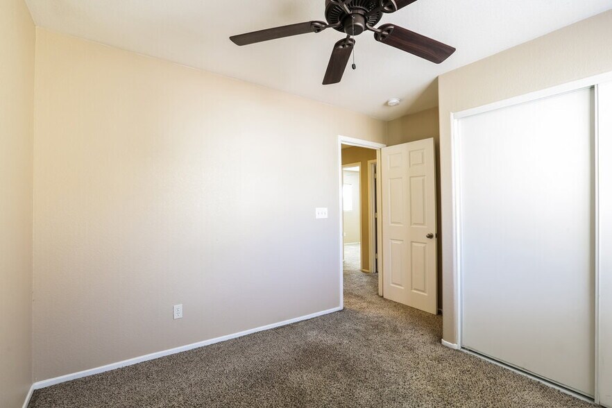 Building Photo - 5982 Red Raspberry Ct