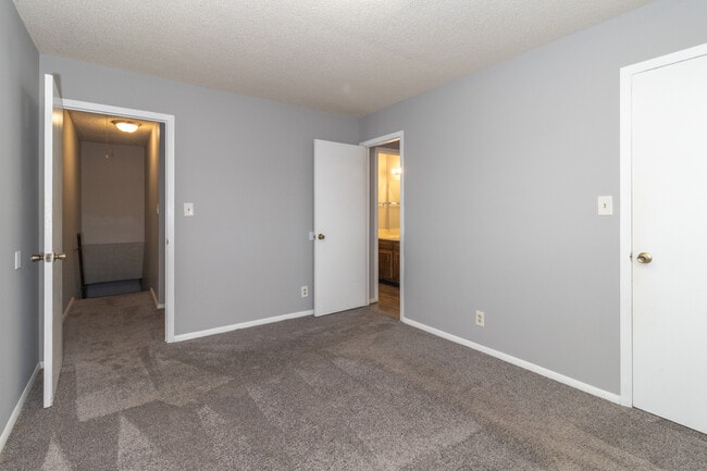 Building Photo - 9157 Cedarpark Ln NW