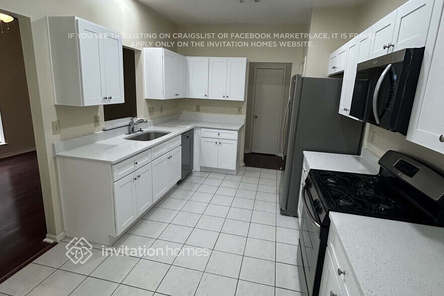 Building Photo - 14711 Cypress Green Dr