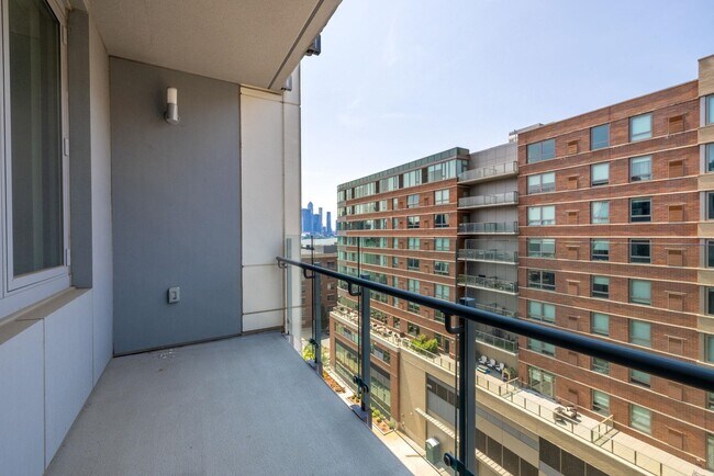 Building Photo - 9 Ave At Port Imperial