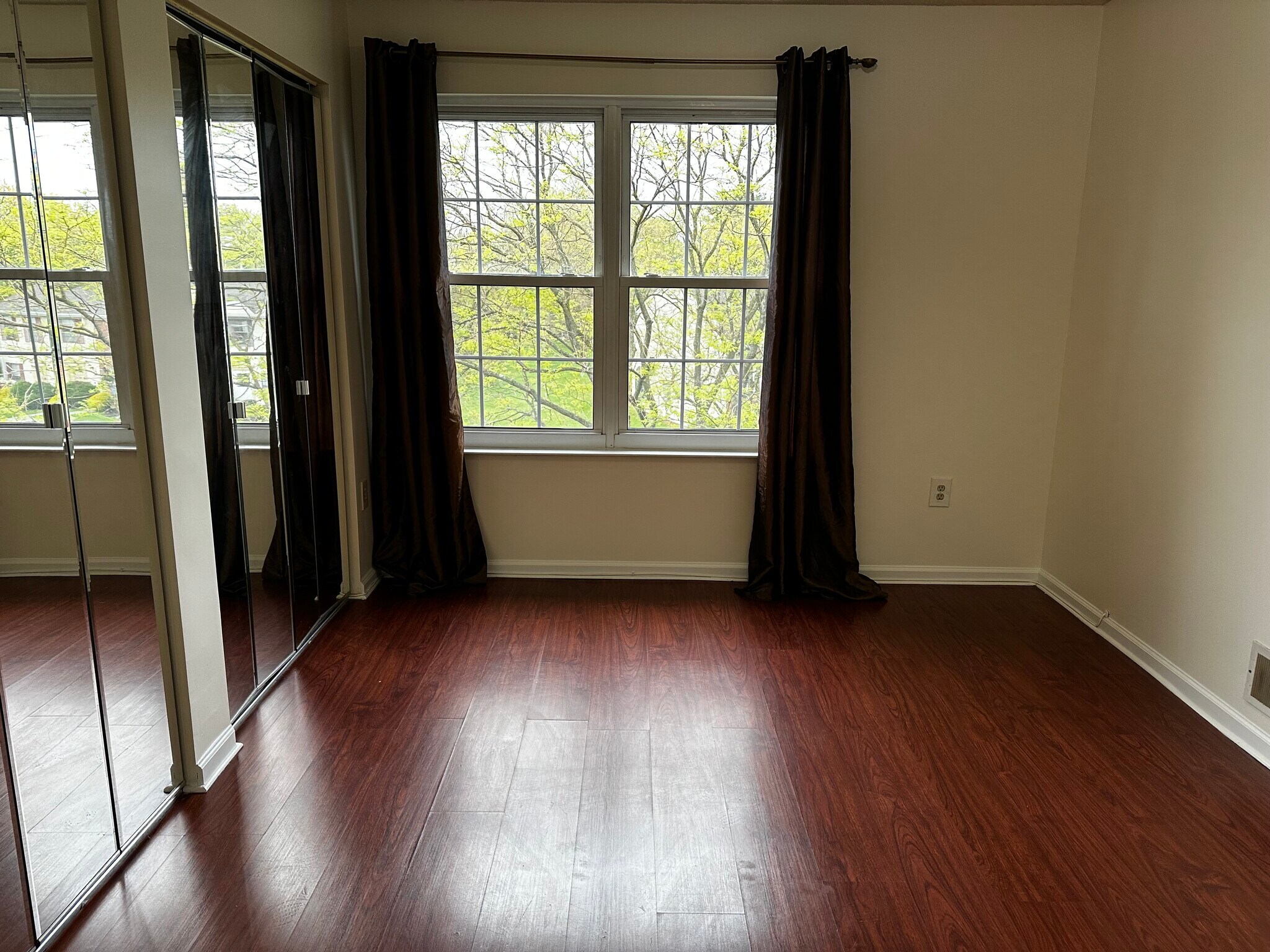 Building Photo - 479 Danbury Ln
