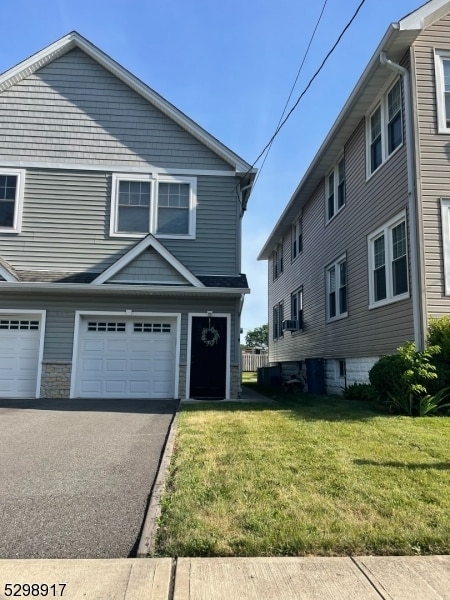 Building Photo - 219 2nd Ave