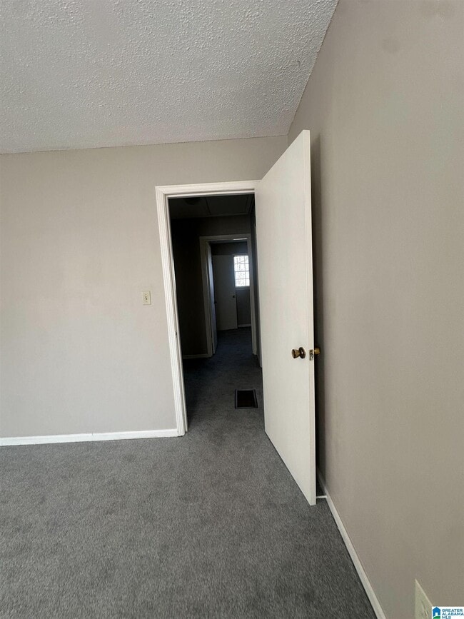 Building Photo - 839 Linbard Ln