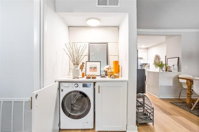 Building Photo - 7924 Royal Ln