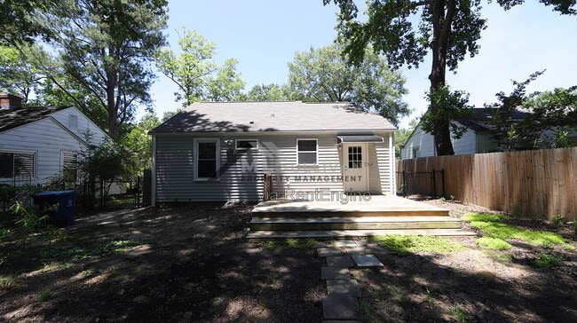 Building Photo - 102 E Edgewood Dr