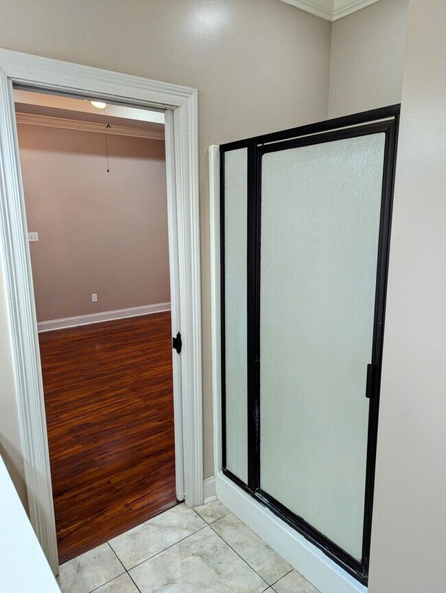 Building Photo - Home for You in Fairground Place!