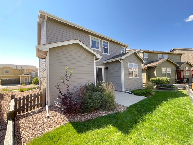 Building Photo - 4 Bedroom Home Available Near Voyager Pkwy...