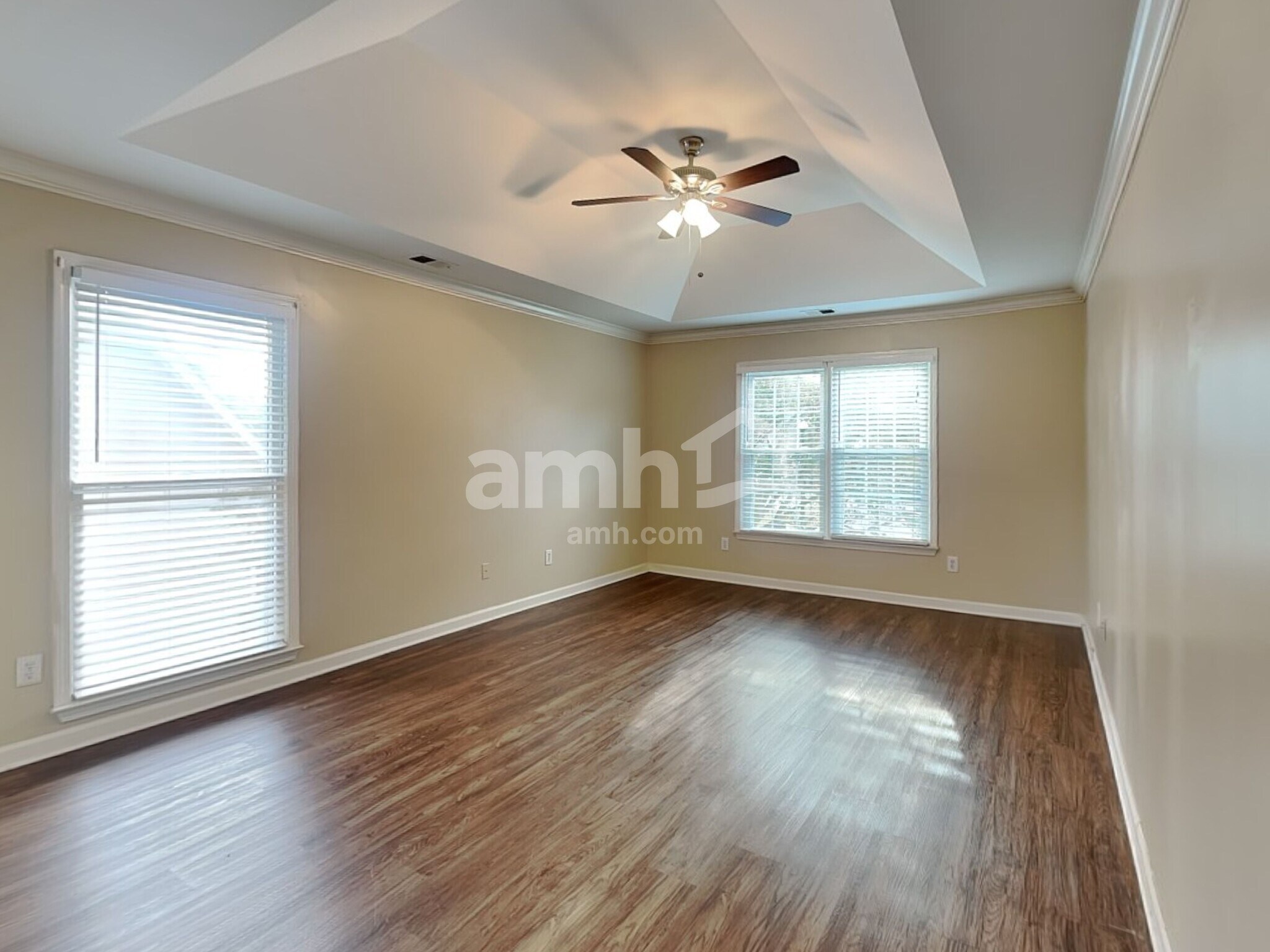 Building Photo - 1302 Hadaway Trail NE