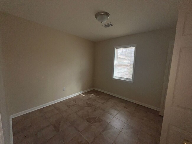 Building Photo - 623 38th St