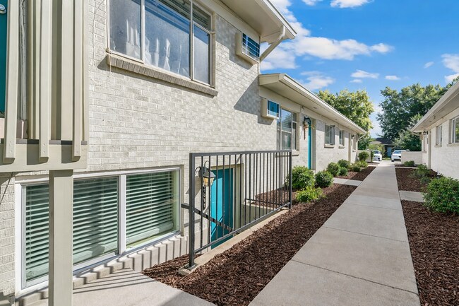 Building Photo - 1033 Ammons St