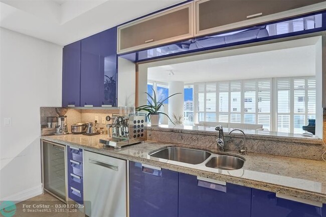 Building Photo - 715 Bayshore Dr