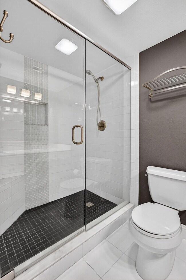 Building Photo - 8099 Severn Dr