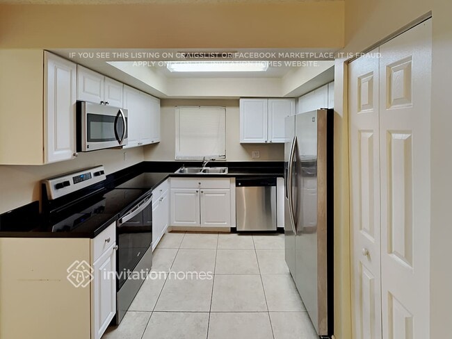 Building Photo - 10349 Sleepy Brook Way