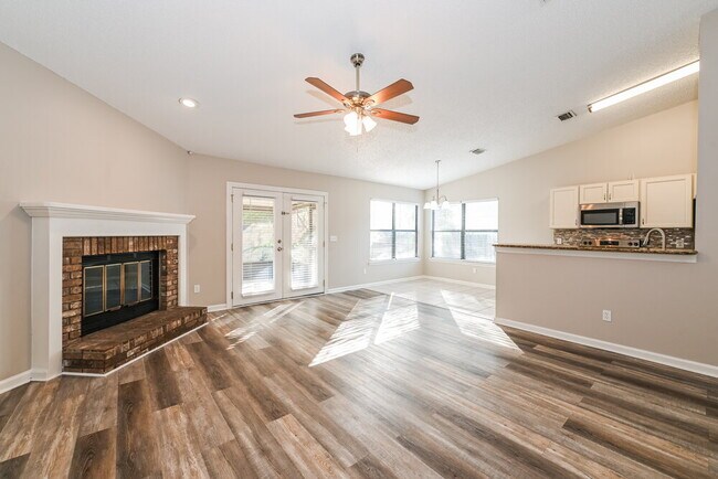 Building Photo - 8026 Fleur De Lis Dr