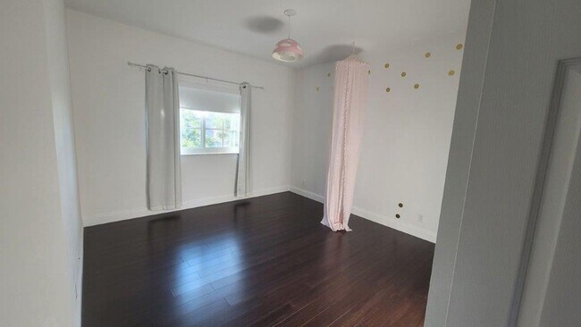 Building Photo - 2345 Spanish Wells