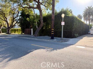 Building Photo - 2335 Overland Ave