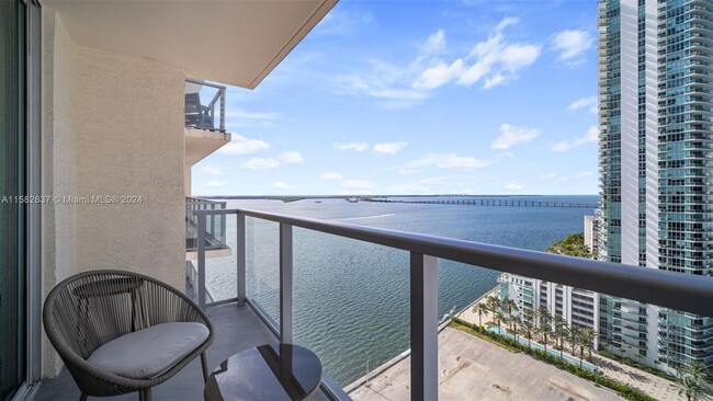 Building Photo - 1155 Brickell Bay Dr