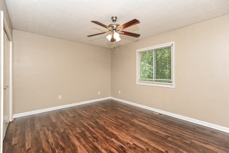 Building Photo - 4061 Wylie Ln