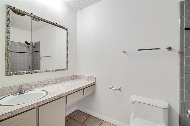 Building Photo - 207 Stefanie St