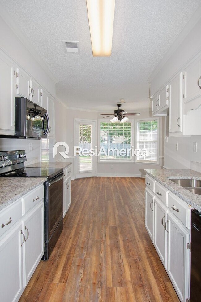 Building Photo - Newly Updated 4BR/2B home in Daybreak-Bart...