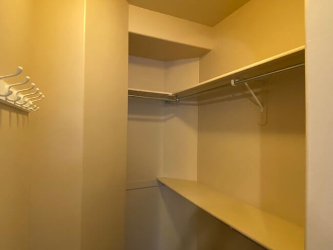 Building Photo - Half Price 1st Month! Beautiful 4 Bedroom 3.5 Bathroom Town Home In Logan