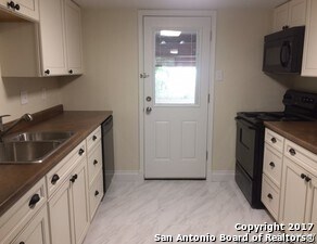 Building Photo - 10515 Hillbrook Dr