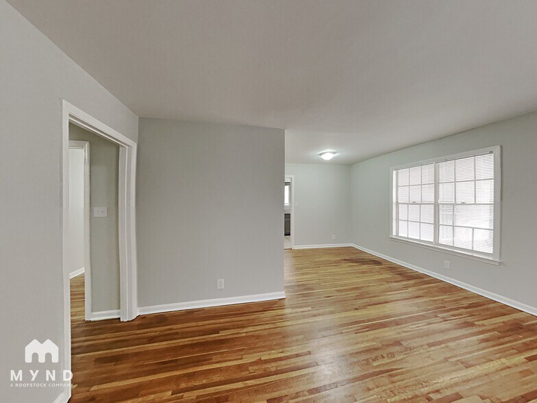 Building Photo - 3281 Whitney Ave