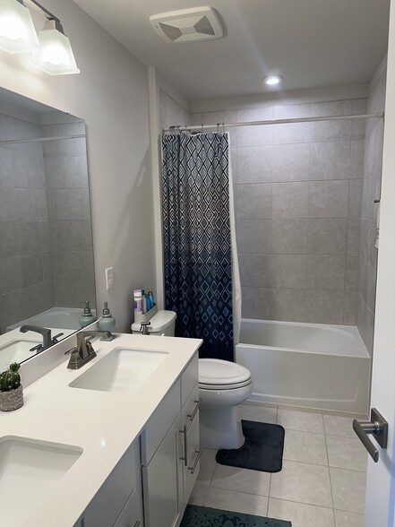 Building Photo - 119 Clavie Crew Ln