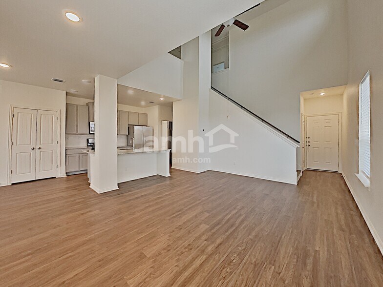 Building Photo - 2740 Spencebrook