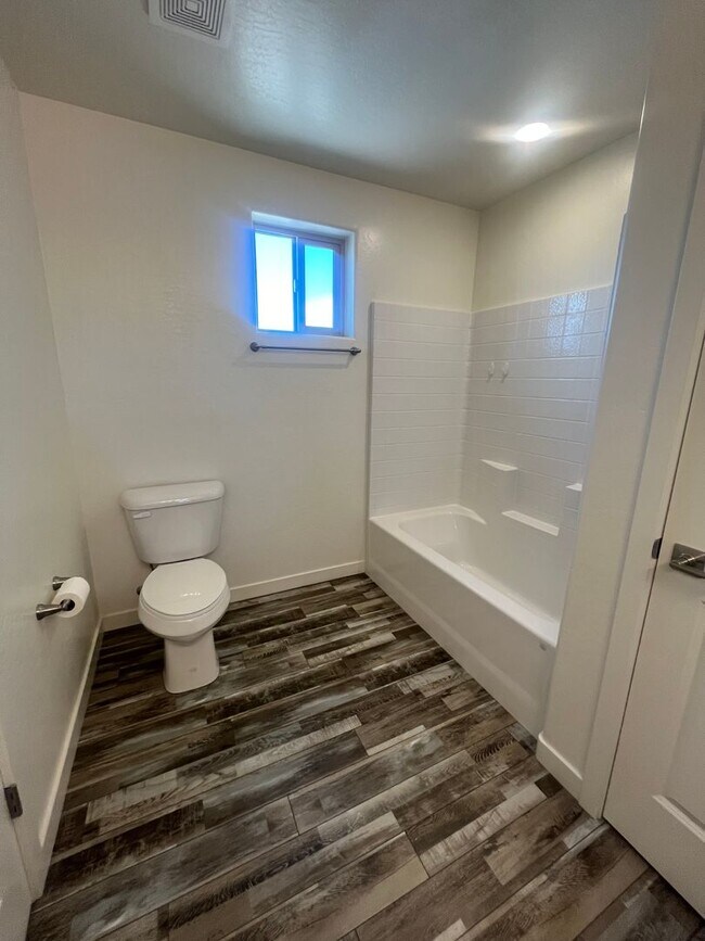 Building Photo - ***3 BEDROOM/2.5 BATHROOM IN PRESCOTT VALLEY***