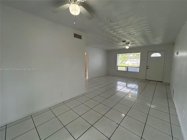 Building Photo - 3620 NW 35th Ave
