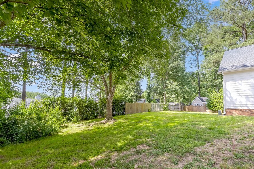 Building Photo - 623 Elmwood Ct