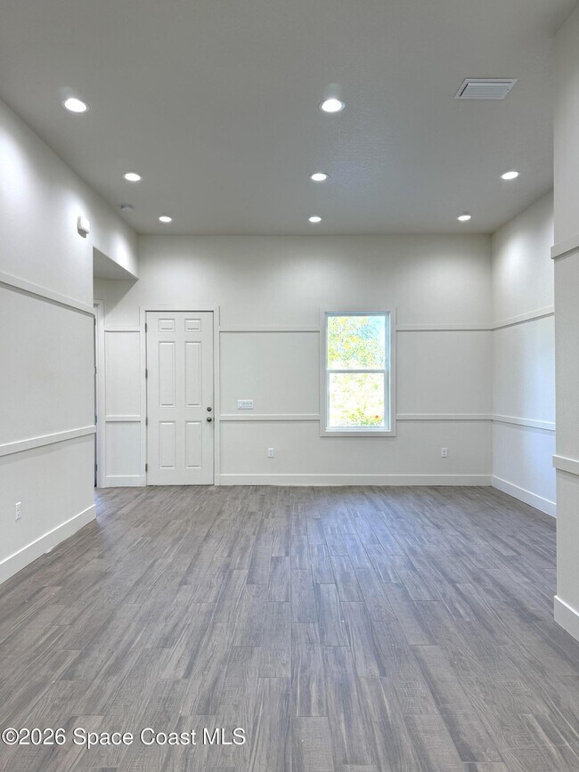 Building Photo - 2781 Edington Dr