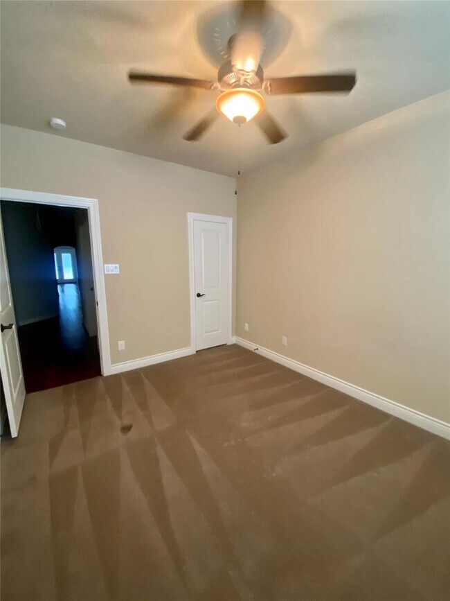 Building Photo - 1306 Dian St