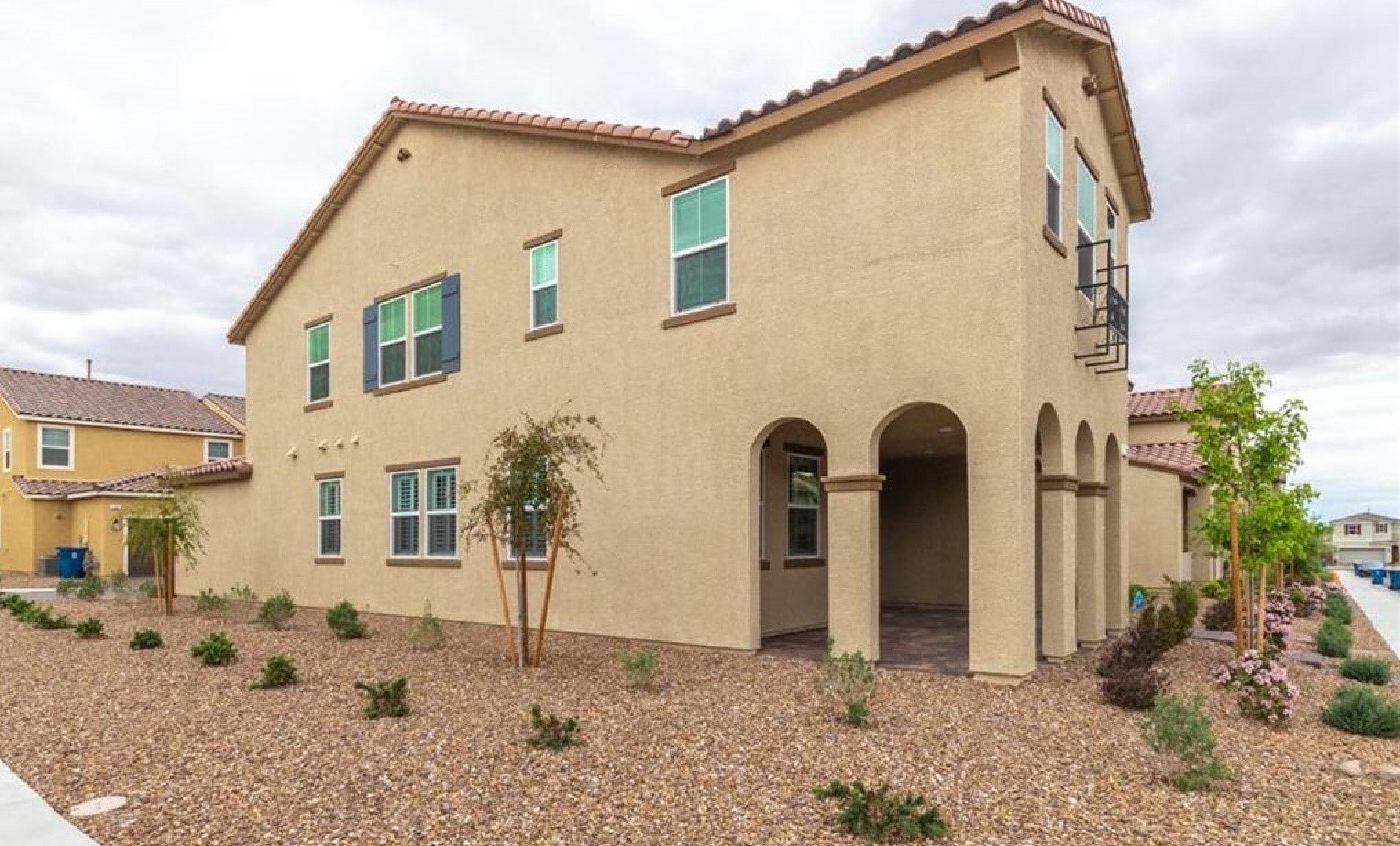 Building Photo - 2883 Cabrillo Terrace St