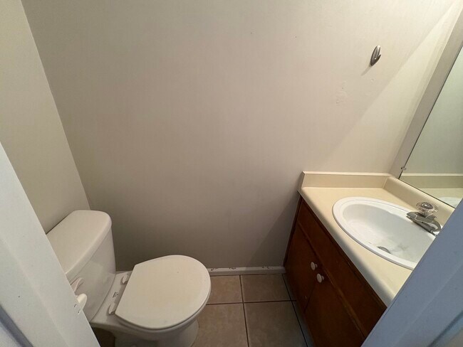 Building Photo - 211 Parkbrook Cir
