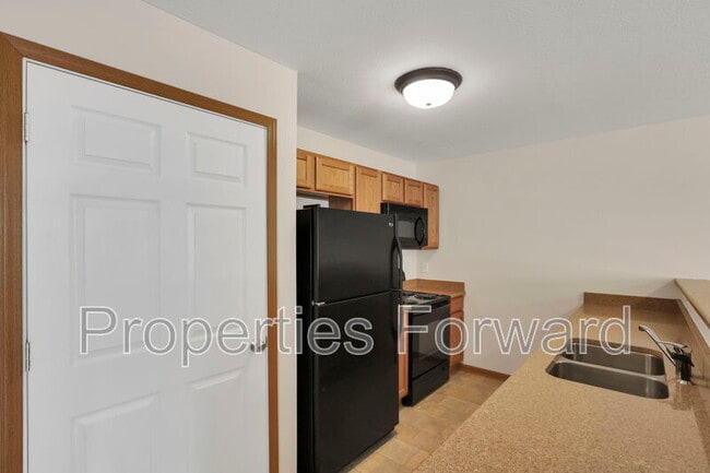 Building Photo - 4031 Elm St