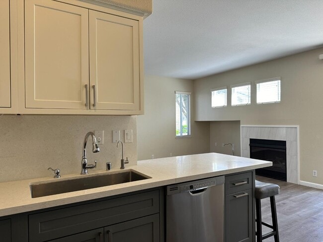 Building Photo - 34117 Songbird Terrace