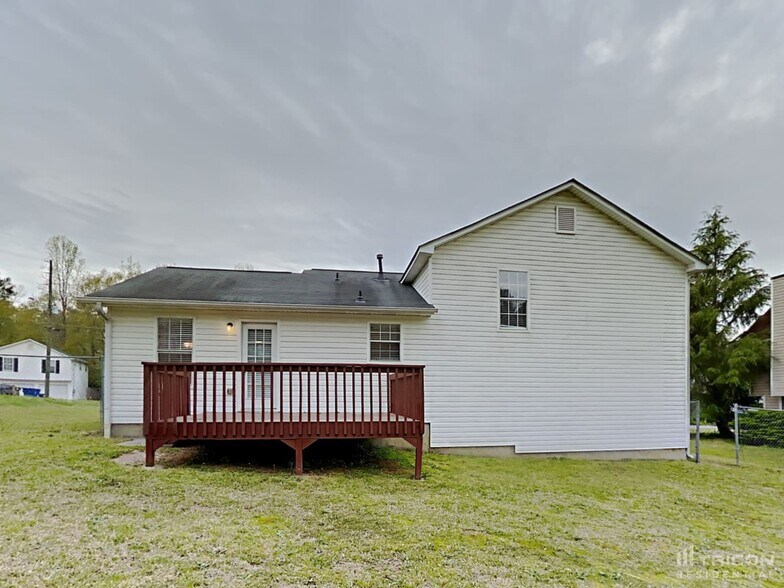 Building Photo - 114 Ivy Brook Dr