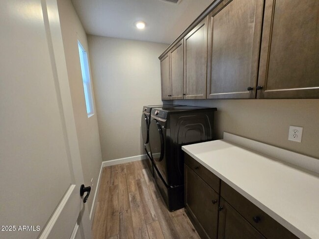 Building Photo - 2121 W Sonoran Desert Dr