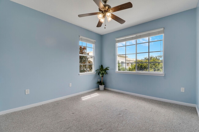 Building Photo - 4302 Myrtlewood Cir W