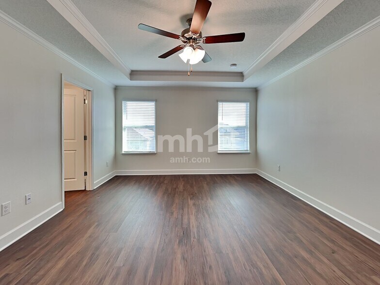 Building Photo - 127 Onate Cir